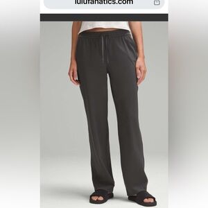 Straight-leg mid rise pant luxtreme graphite grey